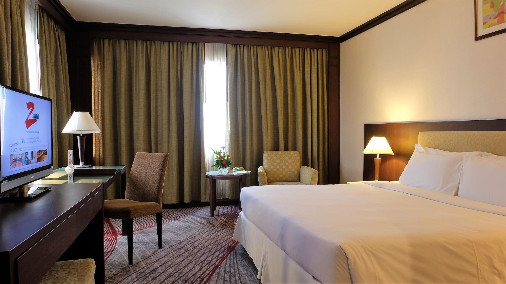 Zenith Sukhumvit Hotel Банкок Екстериор снимка