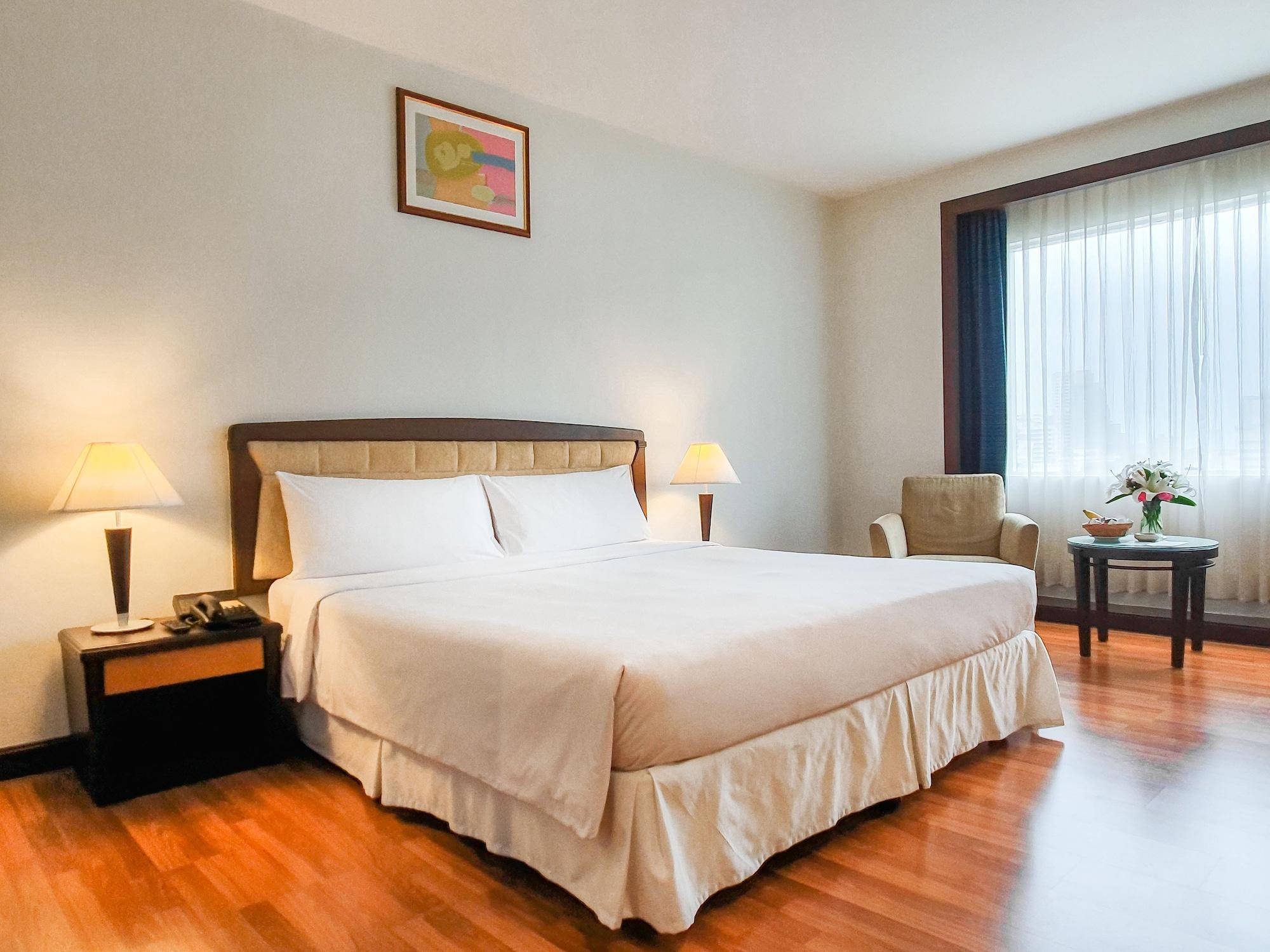 Zenith Sukhumvit Hotel Банкок Екстериор снимка