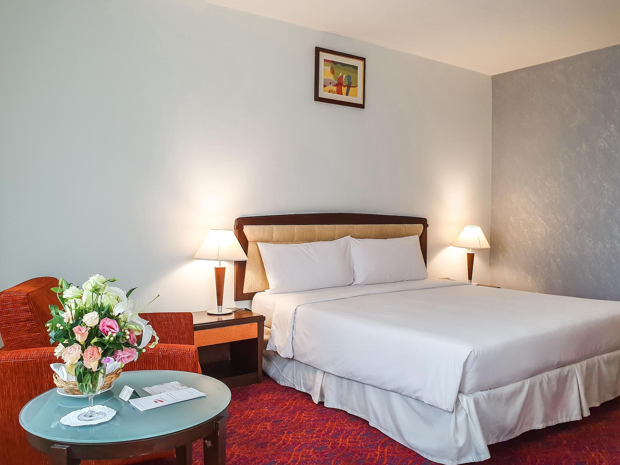 Zenith Sukhumvit Hotel Банкок Екстериор снимка