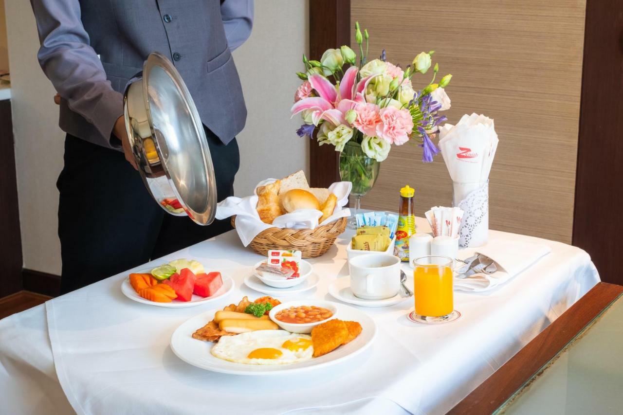 Zenith Sukhumvit Hotel Банкок Екстериор снимка