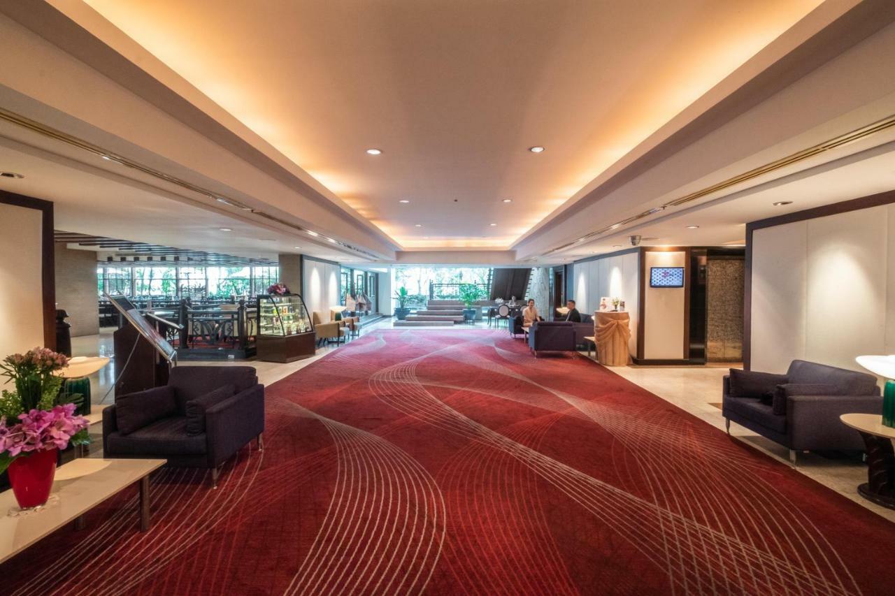 Zenith Sukhumvit Hotel Банкок Екстериор снимка